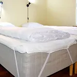 Apartment 6 Person In
