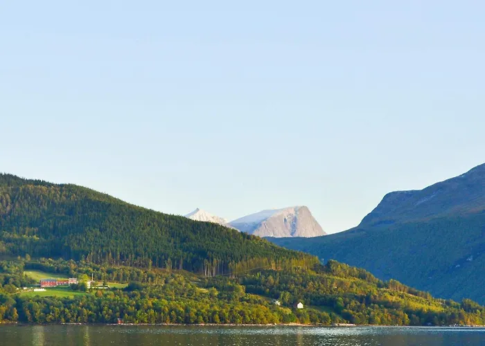 6 Person In Eidsvåg